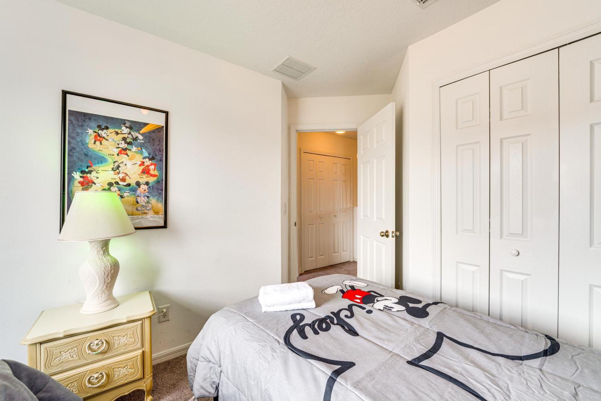 Holiday home Townhome With Lanai And Pool Access About 10 Mi To Disney!