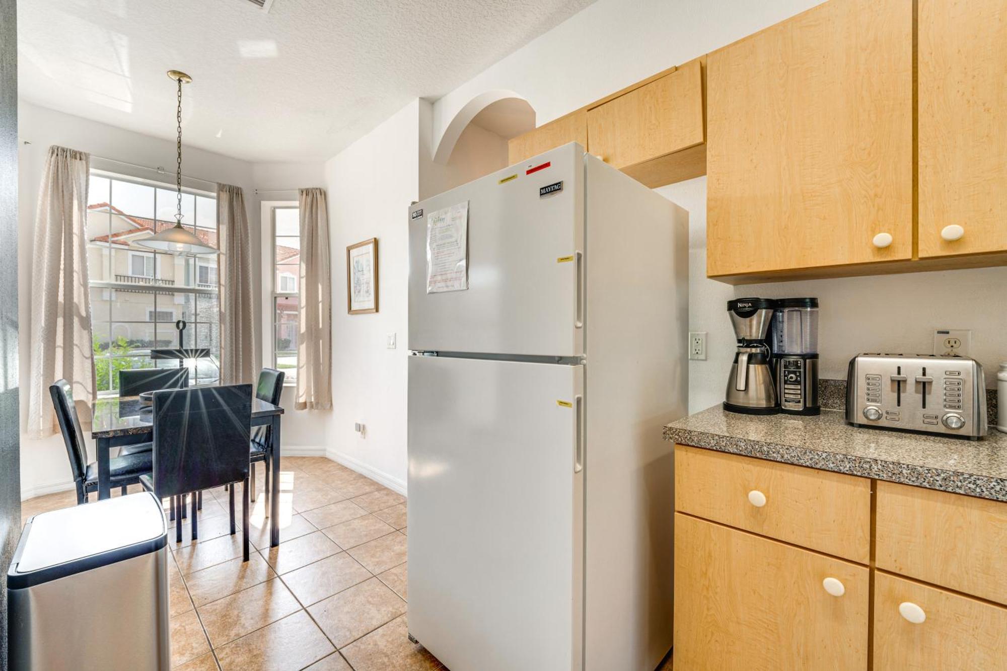 Townhome With Lanai And Pool Access About 10 Mi To Disney! Casa vacanze Kissimmee