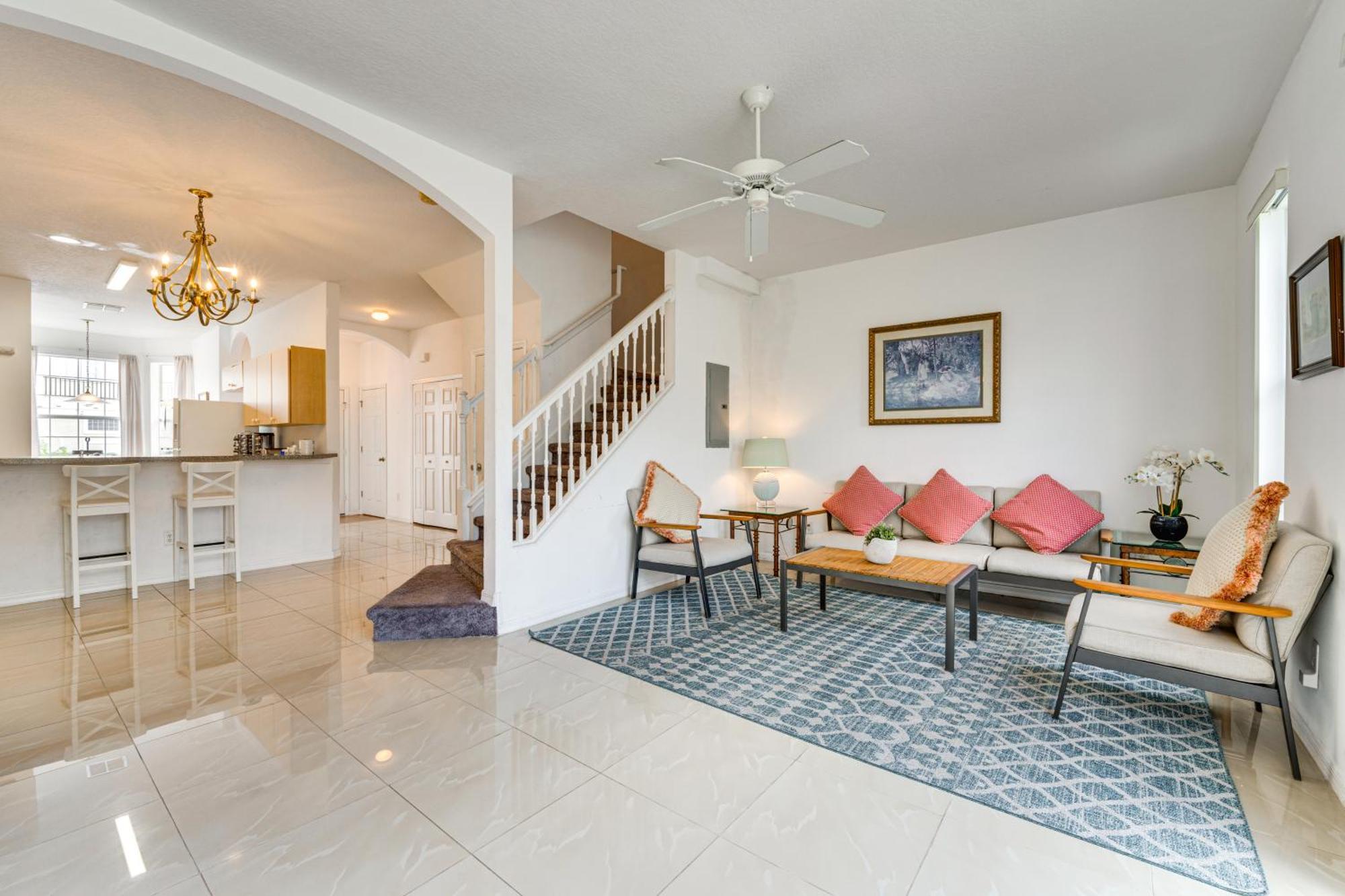 Casa vacanze Townhome With Lanai And Pool Access About 10 Mi To Disney!